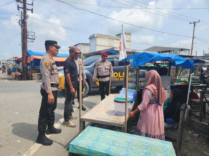 Kapolsek Kempas Patroli Kamtibmas, Ingatkan Warga untuk Hadir ke TPS.