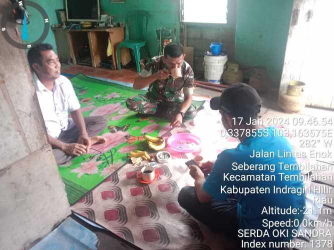 Jalin Hubungan Baik Dengan Warga Serda Oki Sandra Melaksanakan Anjangsana Kerumah Warga