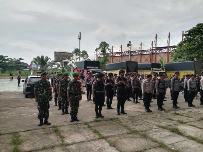 Personil Koramil 01/Tembilahan Mengikuti Apel Pelepasan Logistik Pilkada