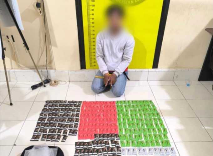 Pengedar 420 Cartridge Etomidate Ditangkap di Pekanbaru