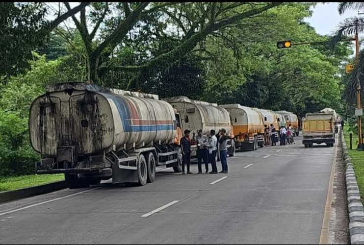 Tim Gabungan Dishub Riau dan Polda Riau  Tilang 143 Truk di Dumai