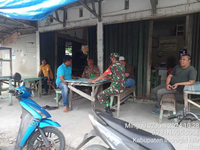 Babinsa Pulau Burung Berikan Kiat Menjaga Kekompakan