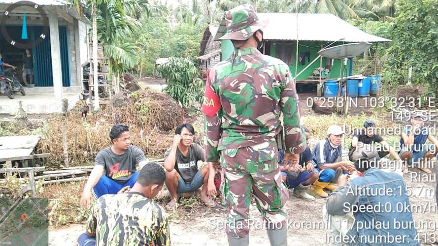 Dengan Bergotong Royong, Babinsa Potensikan Kekuatan Swadaya Warganya