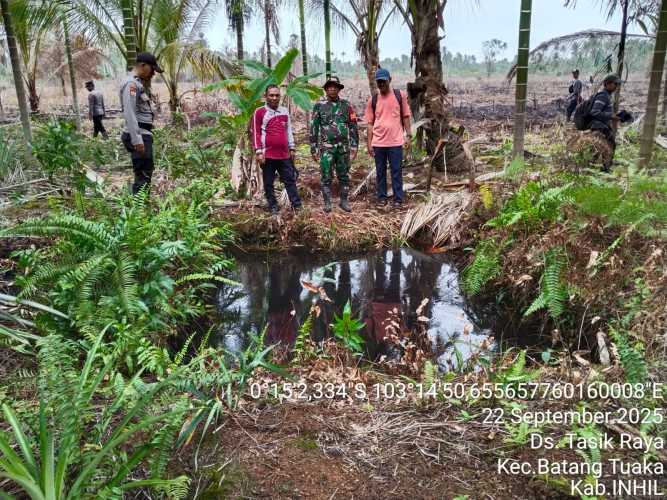 Babinsa Koramil 12/Batang Tuaka Gelar Patroli Tapal Batas di Desa Tasik Raya