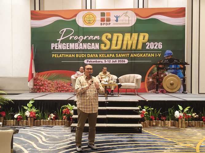 Sekjen DPP Apkasindo Paparkan Regulasi dan Kebijakan Dana Hibah BPDP pada Pelatihan Budidaya Kelapa Sawit