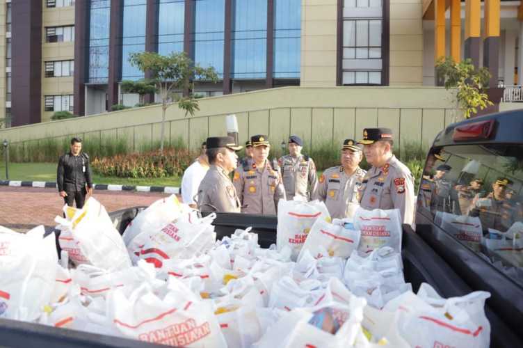 Lepas Pendistribusian ‘Bantuan Kemanusiaan Untuk Negeri’, Kapolda Riau Irjen Moh Iqbal : Bantuan Harus Tepat Sasaran