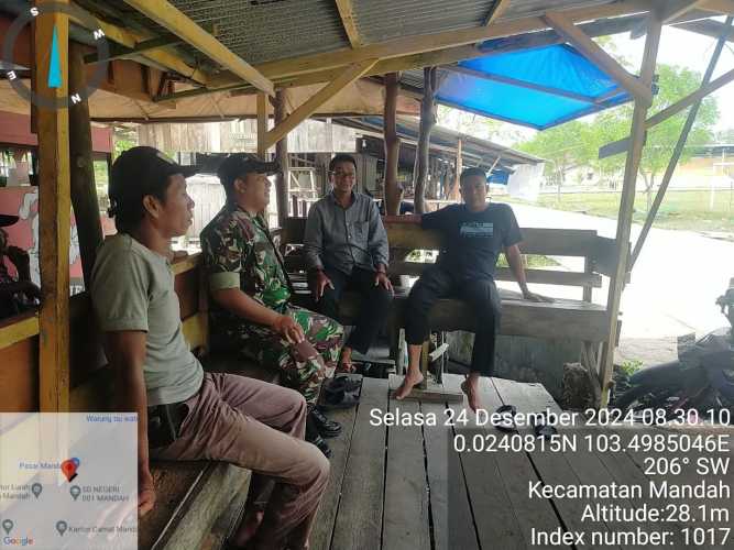 Menjaga Kerukunan, Babinsa Serka Dedi Bisono Lakukan Anjangsana ke Warga