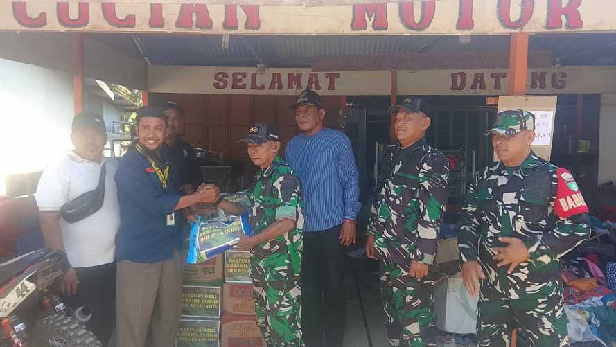 Koramil 11/Pulau Burung Salurkan Bantuan Kemanusiaan bagi Korban Kebakaran di Dusun Mekar Jaya