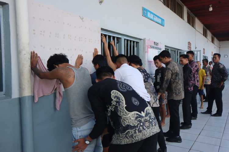 Razia Rutin di Bulan Ramadhan, Lapas Tembilahan Pastikan Keamanan Tetap Kondusif