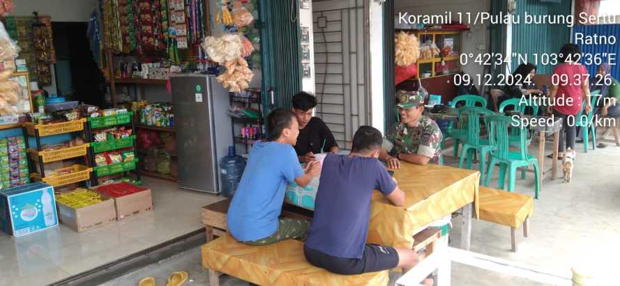 Babinsa Koramil 11/PBR Lakukan Pengawasan dan Komsos di Desa Pulau Burung