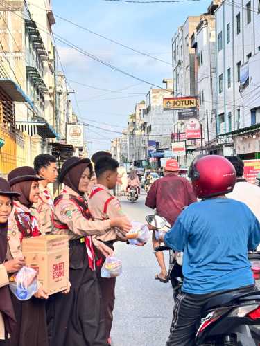 Dengan Berbagi Bisa Menjadi Sarana Pembentukan Karakter Siswa