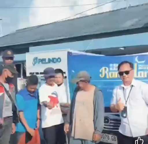 Keberkahan Ramadhan, Pelindo Regional 1 Tembilahan Kembali Berbagi Takjil kepada Masyarakat