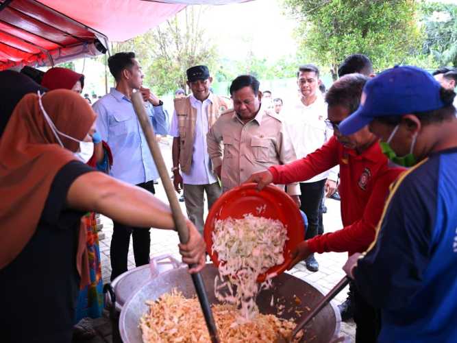 Presiden Prabowo Pastikan Penanganan Warga Terdampak Banjir di Langkat Berjalan Optimal