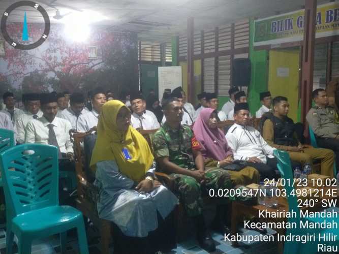 Babinsa Menghadiri Pelantikan PPS Se - Kecamatan Mandah