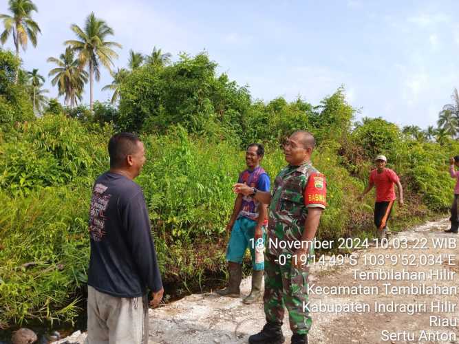 Sertu Anton Lakukan Pengawas Aktif Terhadap Karhutlah