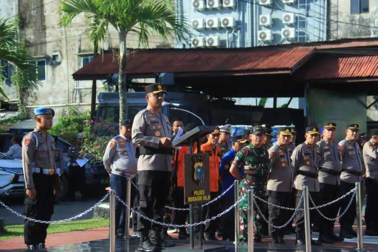 Kapolres Inhil  AKBP Farouk Oktora S.H, S.I.K Pimpin Gelar Apel Pengamanan Pawai Malam Takbir Idul Adha 1447 H
