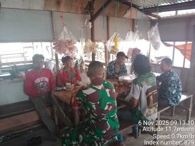 Babinsa Desa Sungai Rawa Dorong Pengelolaan Perkebunan Melalui Kegiatan Komunikasi Kependudukan di Tanjung Siantar