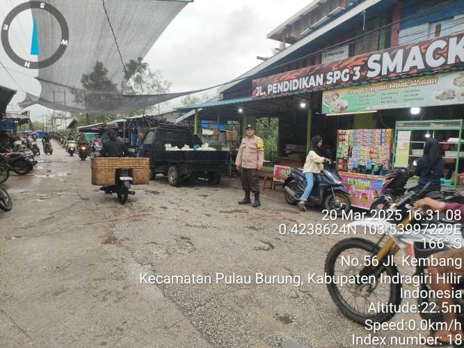 Polsek Pulau Burung Jaga Ketertiban Pasar Ramadhan, Kapolsek: Kami Ingin Masyarakat Nyaman