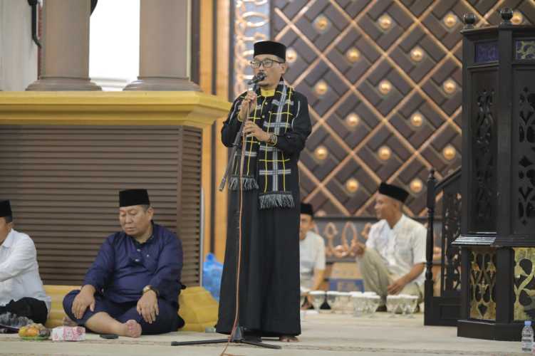 Al Ustadz Dr.H.Tuah Sirat, M.Hi Isi Tausiyah Nuzulul Qur'an di Asahan