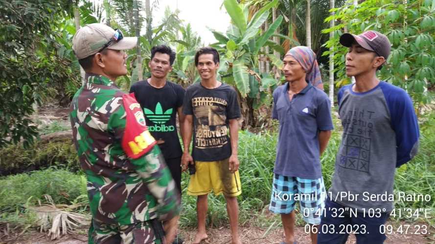 Babinsa Berikan Keterampilan Penanganan Karhutlah Kepada Warga