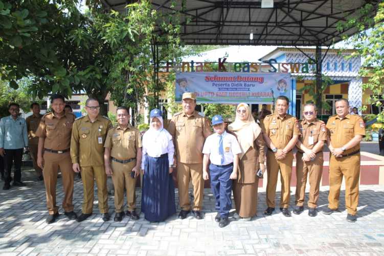 Bupati Hadiri Pembukaan MPLS di SMPN 1 Kisaran, Wakil Bupati dan Sekda Tinjau di Lokasi Lain