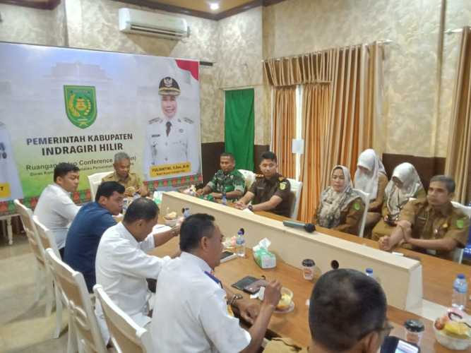 Serma Nuryadi Wakili Dandim 0314/Inhil dalam Rapat Strategis Pengendalian Inflasi TPID 2025