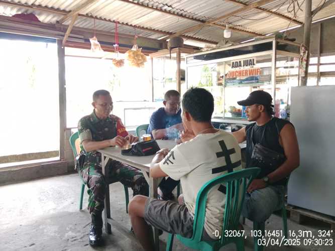 Babinsa Serda Ronald Manalu Aktif Lakukan Komsos di Hari Raya Idul Fitri 1446 H