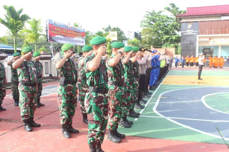 Anggota Koramil 01/Tembilahan  Apel Bersama di Mapolres PAM Nataru dipimpin Serda Ronal Manalu