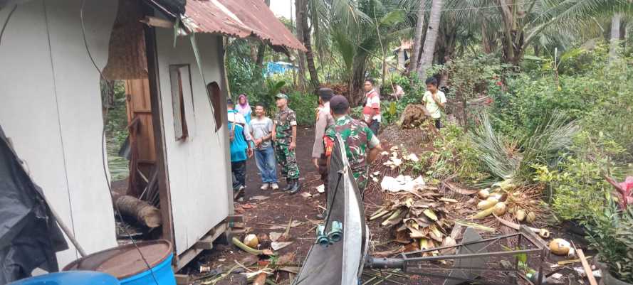 Danramil Tanggap Bencana Angin Puting Beliung di Wilayahnya dan segera luncurkan Program Bedah Rumah