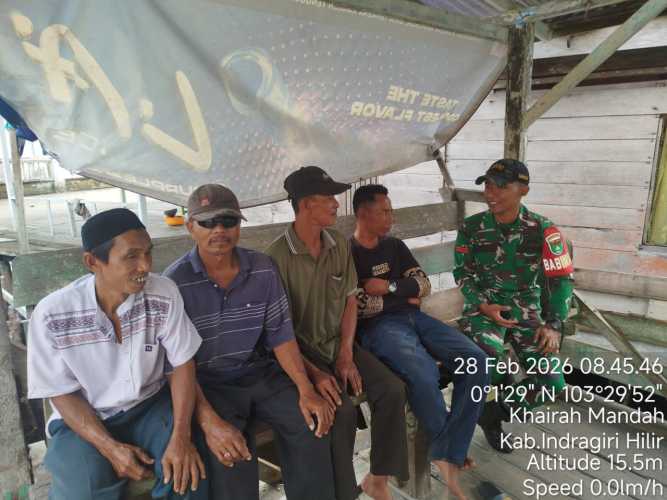 Babinsa Mandah Gelar Patroli Dialogis di Bulan Ramadhan