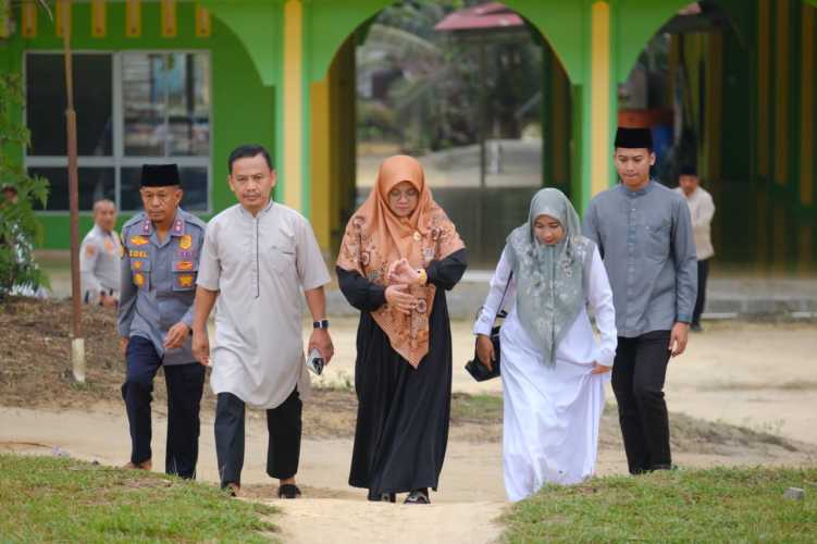 Bupati Afni Rayakan Iduladha di Pelosok Kampung, Hewan Kurban di Siak Capai 3.072 Ekor