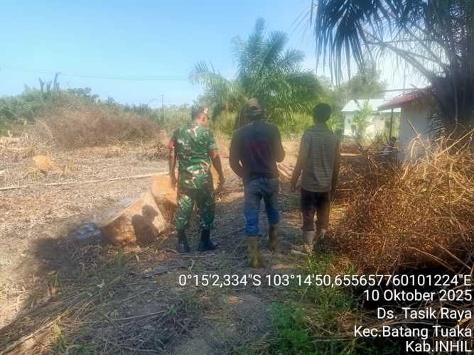 Babinsa Koramil 12/Btk Laksanakan Patroli Tapal Batas di Desa Tasik Raya