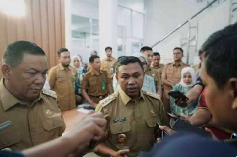 Forwadik Riau Tagih Janji Seragam Gratis Gubri