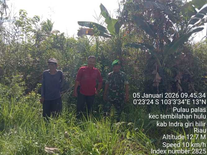 Danpos Koramil 01/Tembilahan Sinergi Menjaga Lingkungan Lewat Patroli Tapal Batas