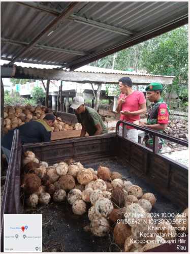 Babinsa Mandah Jalankan Kerahmatamahan dalam Binsos