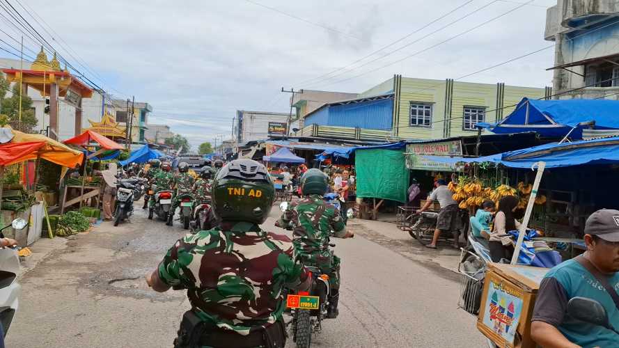 Personel Kodim 0314/Inhil dan Polres Inhil Jaga Keamanan Mudik Lebaran di Tembilahan
