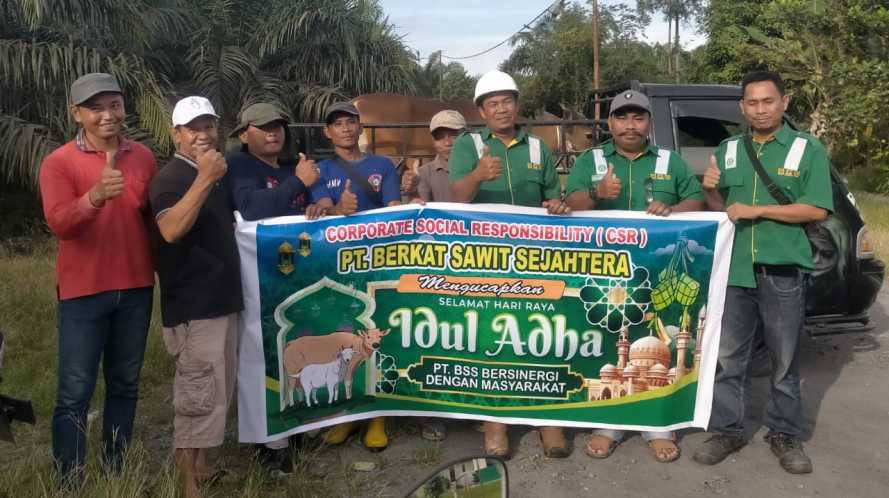 Sambut Hari Raya Idul Adha, Melalui Program CSR PT.BSS Serahkan Hewan Kurban Kepada Masyarakat