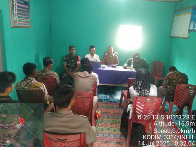 Babinsa Mendampingi Rapat Penetapan RW dan RT Terpilih Periode 2025-2030