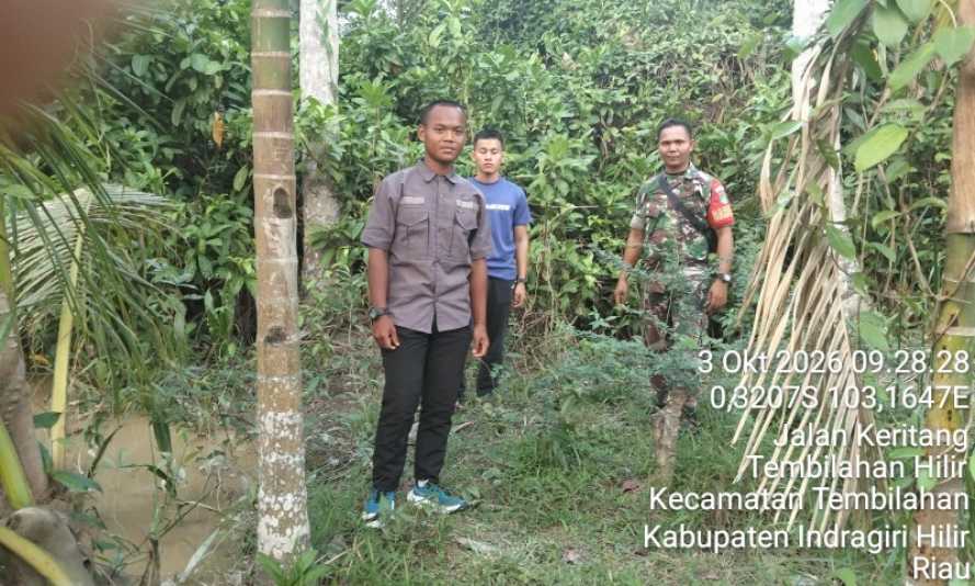 Cegah Karhutla di Tembilahan Hulu, Babinsa Serda Ronald Manalu Optimalkan Patroli Gabungan