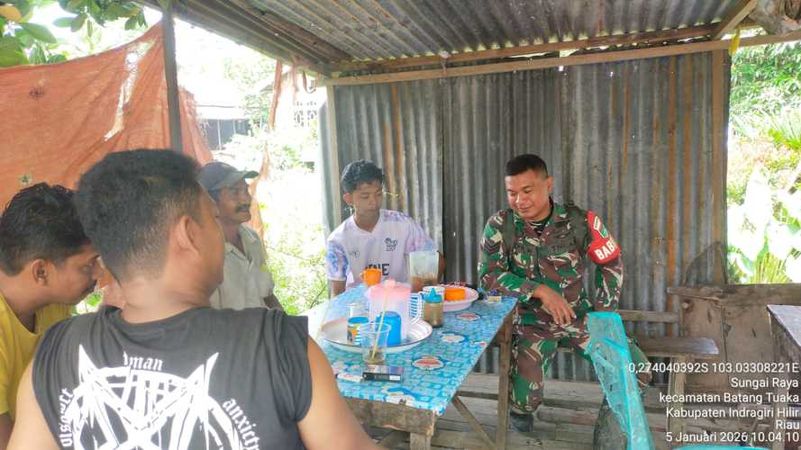 Babinsa Sungai Raya merangkul tokoh pemuda setempat dalam Ciptakan kondusifitas