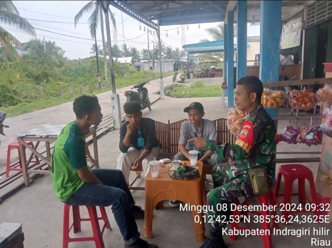 Babinsa Ringin Jaya Sambangi Warga Ciptakan Kondusifitas Keamanan Lingkungan