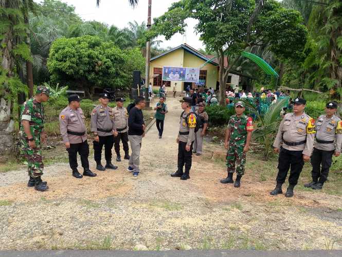 Polsek Kempas bersama Koramil 03 Tempuling Amankan Kampanye, Pastikan Demokrasi Berjalan Lancar