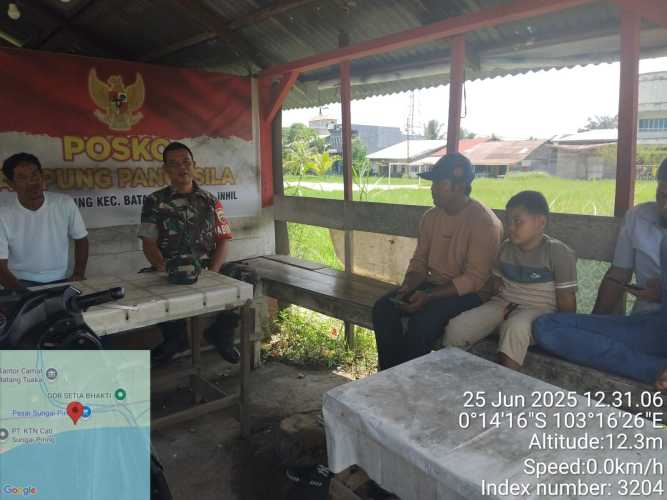Babinsa Batang Tuaka Gelar Sosialisasi Pedoman Penghayatan Pancasila di Kampung Pancasila Kelurahan Sungai Piring