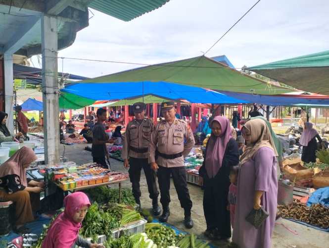 Polsek Kempas Ajak Ibu-Ibu Bijak Gunakan Medsos selama Pilkada.