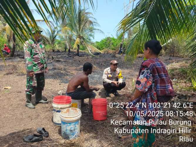 Babinsa Koramil 11/Pulau Burung Pantau Titik Api Cegah Karhutla di Desa Sungai Danai