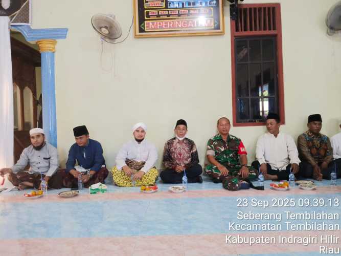 Babinsa Hadiri Peringatan Maulid Nabi Muhammad SAW 1445 H di Masjid Baiturahim Parit Gumpung
