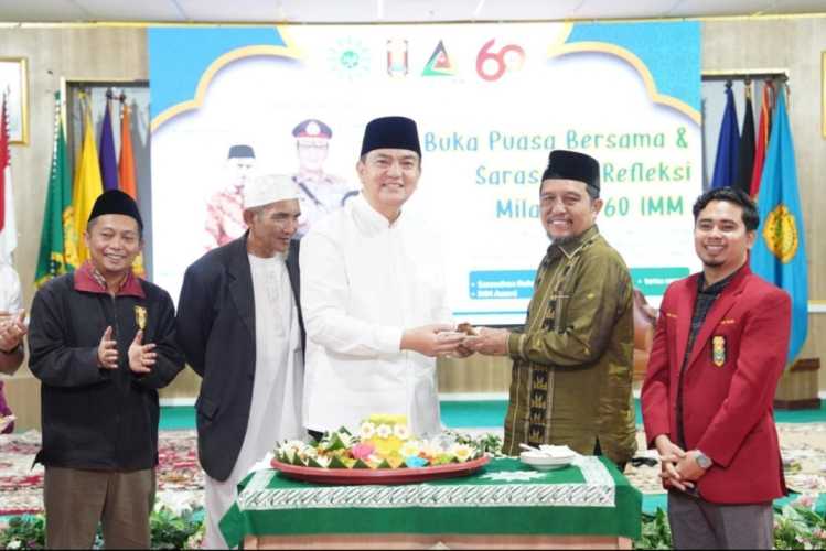 Kapolda Riau Hadiri Buka Puasa Bersama di Milad Ikatan Mahasiswa Muhammadiyah ke-60