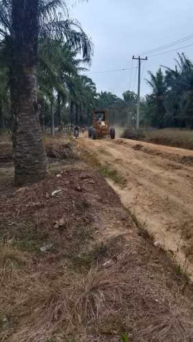 Bupati Rokan Hilir Tunaikan Janji Kampanye  Perbaiki Jalan di Pasar I Bakti Makmur Bagan Sinembah