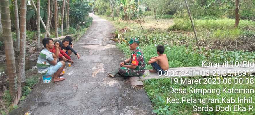 Babinsa Larang Warga Memancing dengan Portas