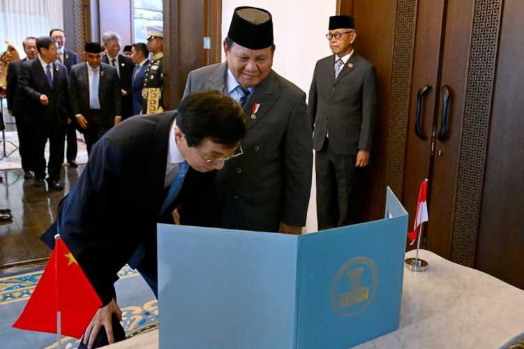 Presiden Prabowo Terima Kunjungan Kehormatan Ketua MPR RRT Wang Huning